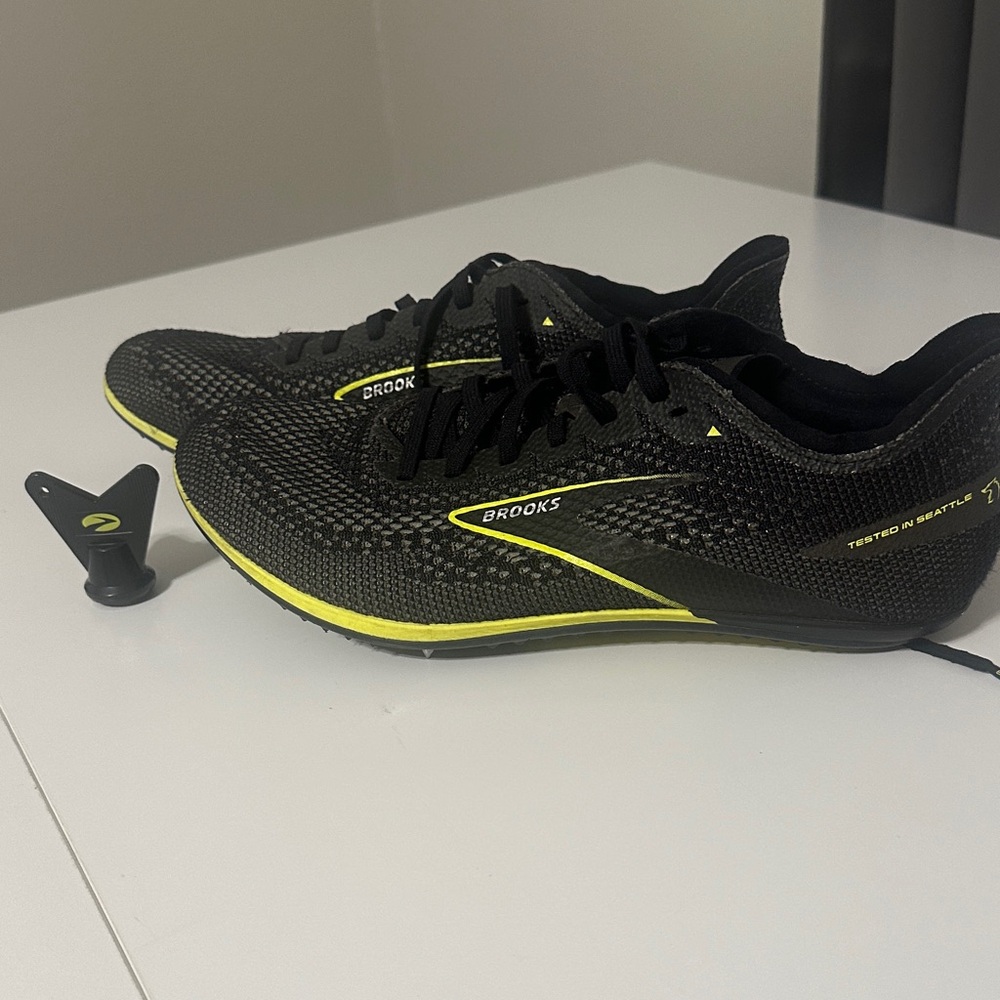 Brooks ELMN8 Track Spikes